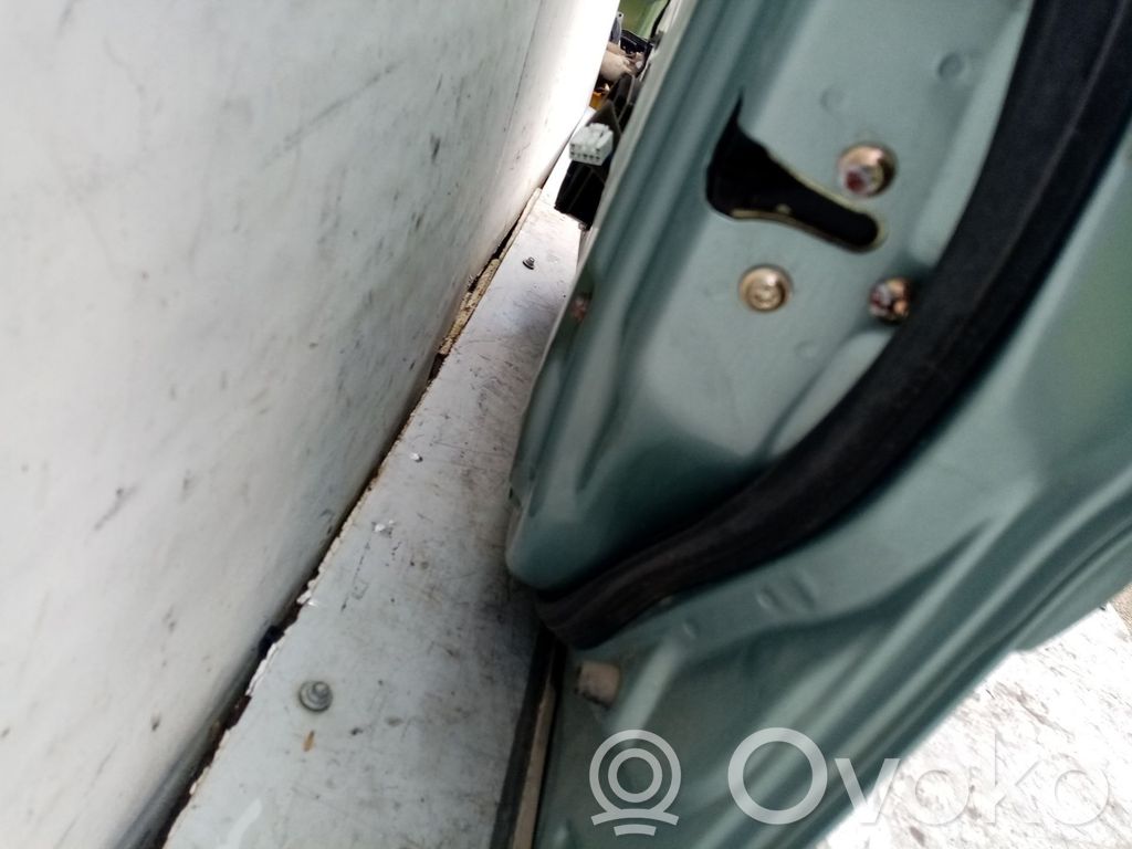 Daewoo Nubira Priekšpusē slēdzene 