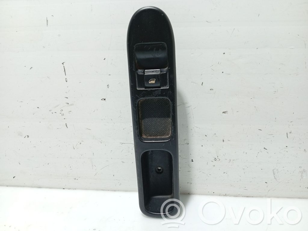 Peugeot 307 Electric window control switch 