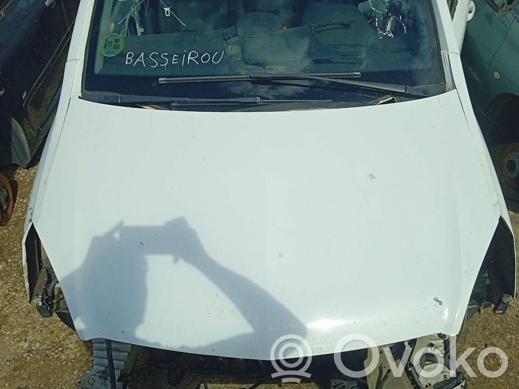 Opel Zafira B Konepelti 
