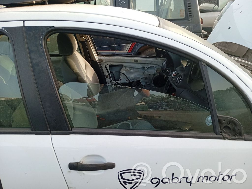 Citroen C3 Front door window glass four-door 