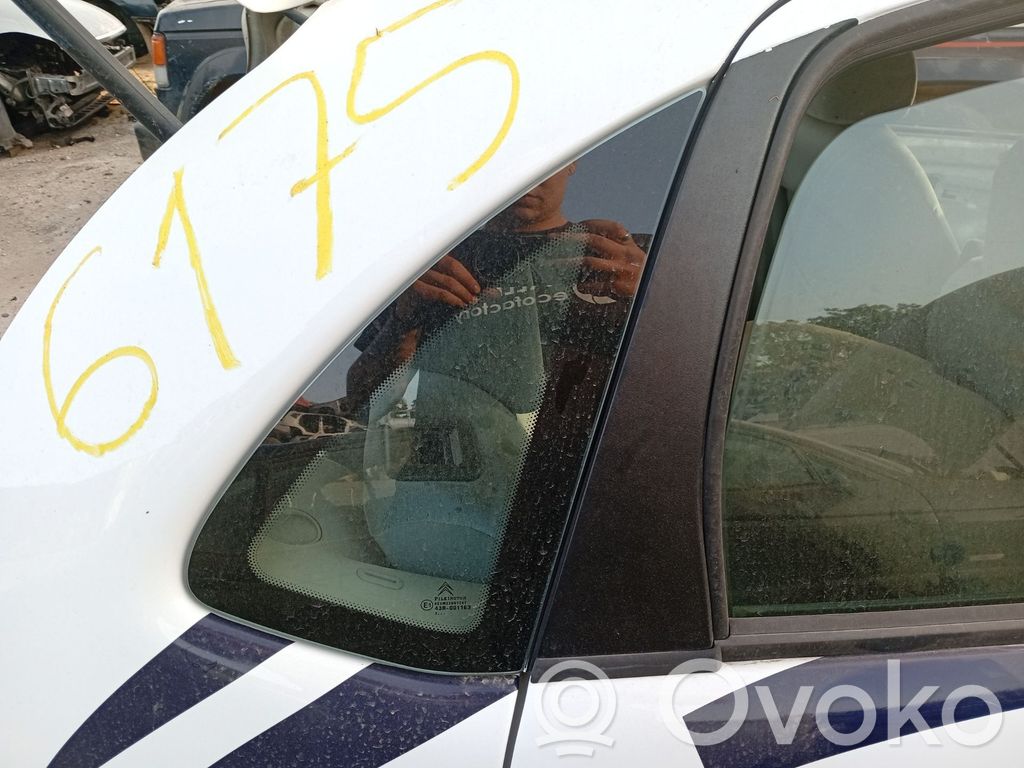Citroen C3 Rear side window 