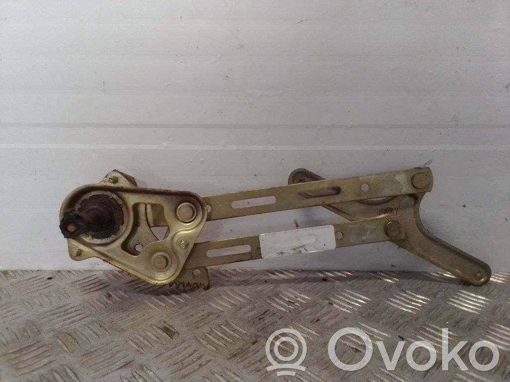 Renault 9 Mecanismo para subir la puerta trasera sin motor 