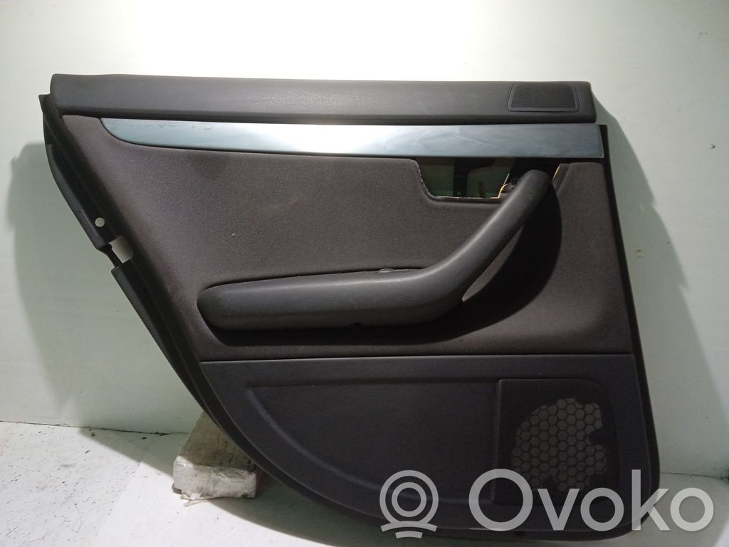 Audi A4 S4 B6 8E 8H Rivestimento del pannello della portiera posteriore 
