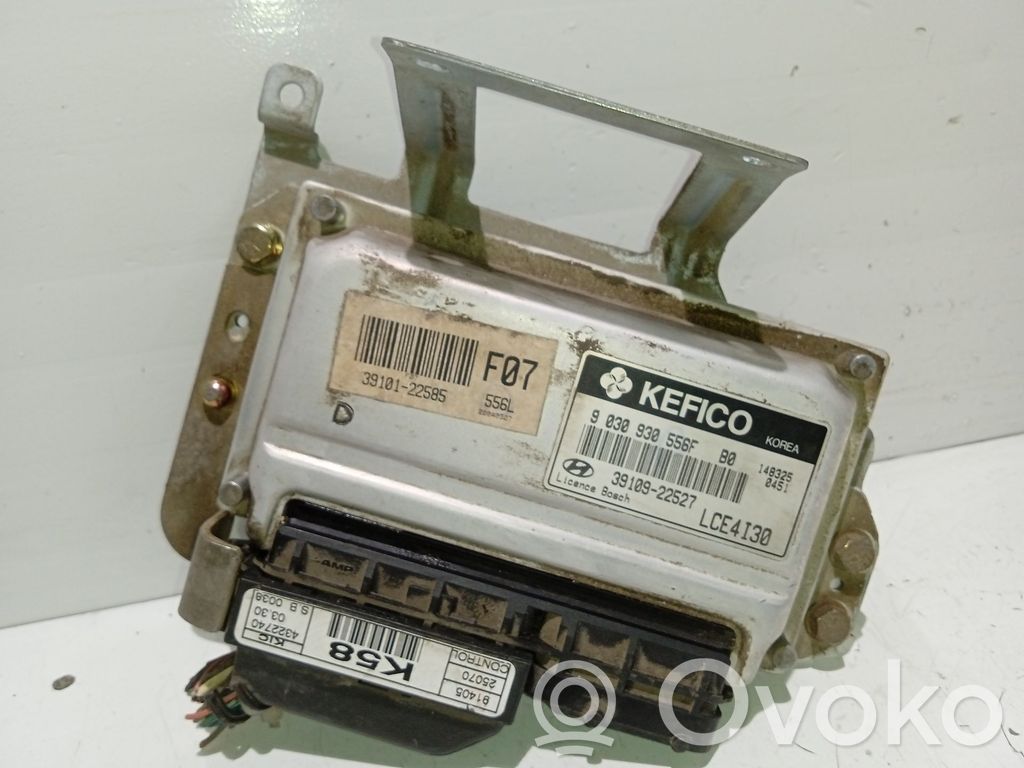 Hyundai Accent Engine control unit/module 