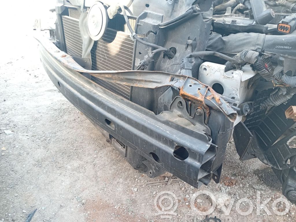 Hyundai Getz Traverse de pare-chocs avant