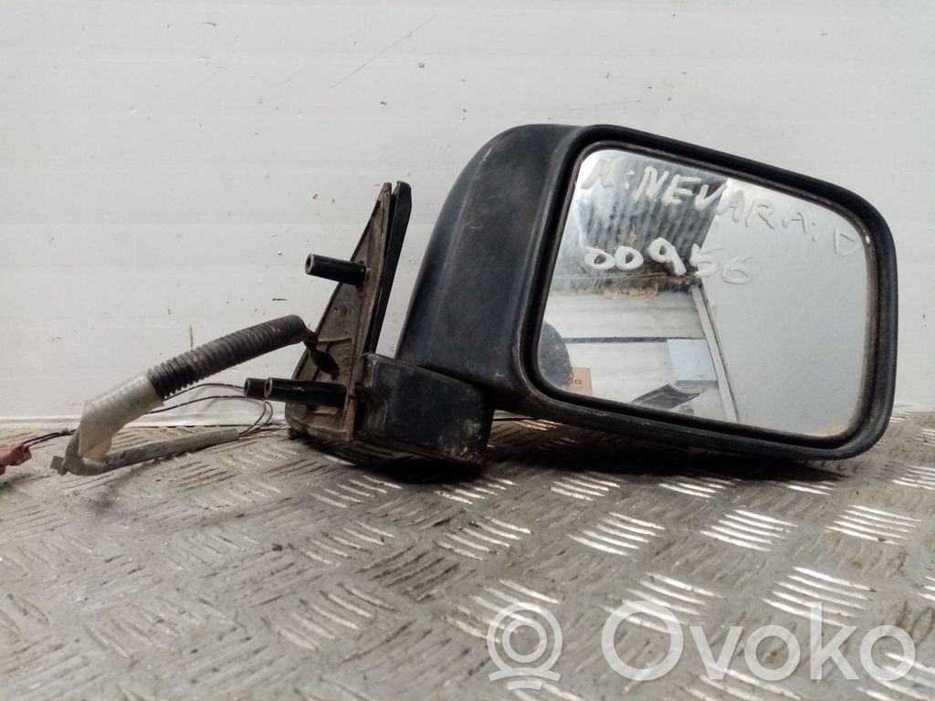 Nissan NP300 Elektryczne lusterko boczne drzwi przednich 
