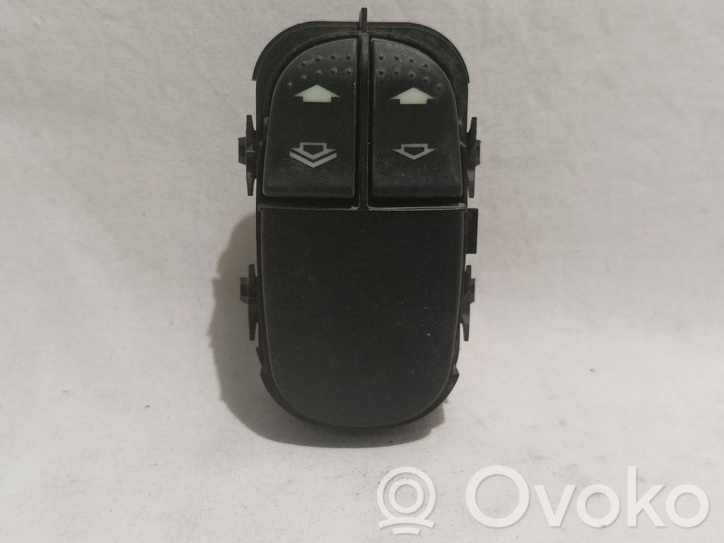 Electric window control switch   YS4T14529AA