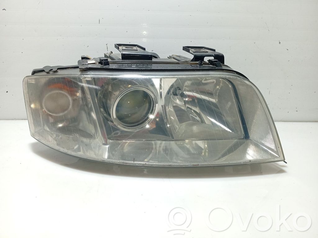 Audi A6 Allroad C5 Lampa przednia 