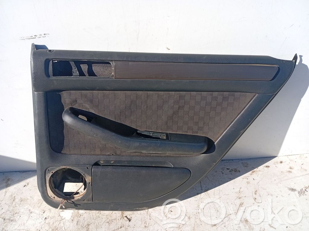 Audi A6 Allroad C5 Rivestimento del pannello della portiera posteriore 