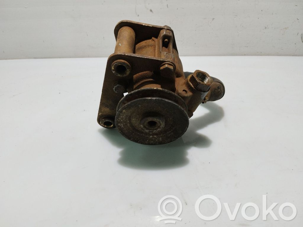 Peugeot 406 Ohjaustehostimen pumppu 