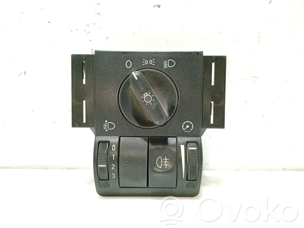 Opel Corsa C Interruttore di regolazione dell’illuminazione del quadro 