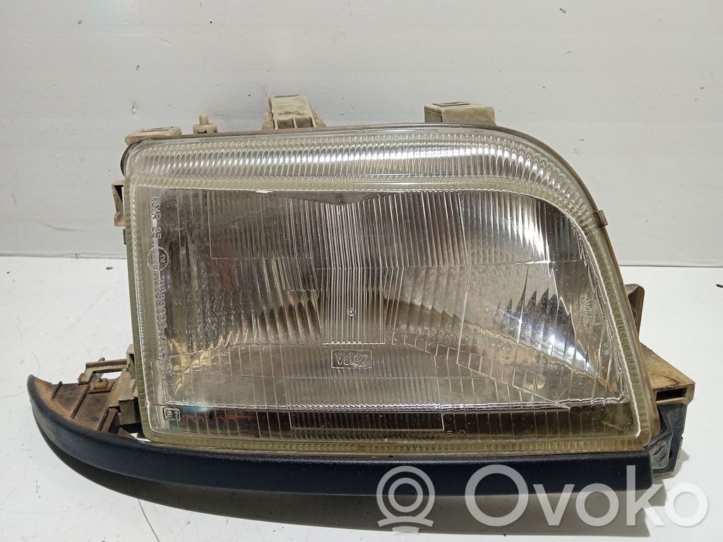 Renault Clio I Headlight/headlamp 