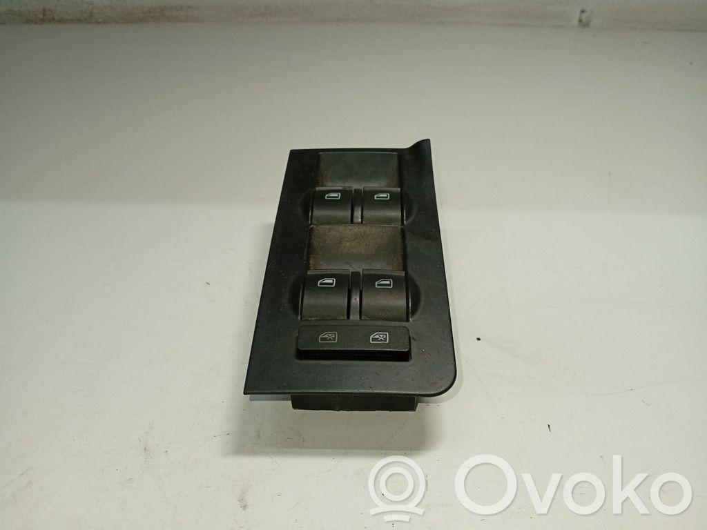 Audi A6 Allroad C5 Electric window control switch 