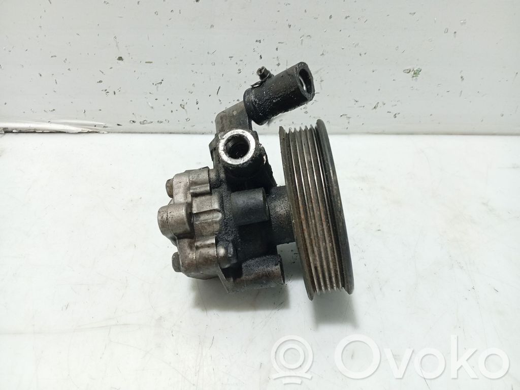 Ohjaustehostimen sähköpumppu   571002G200
