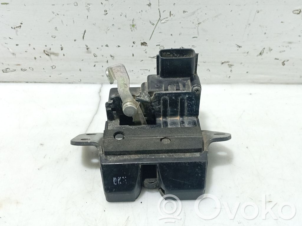 KIA Carens III Loquet de verrouillage de hayon
