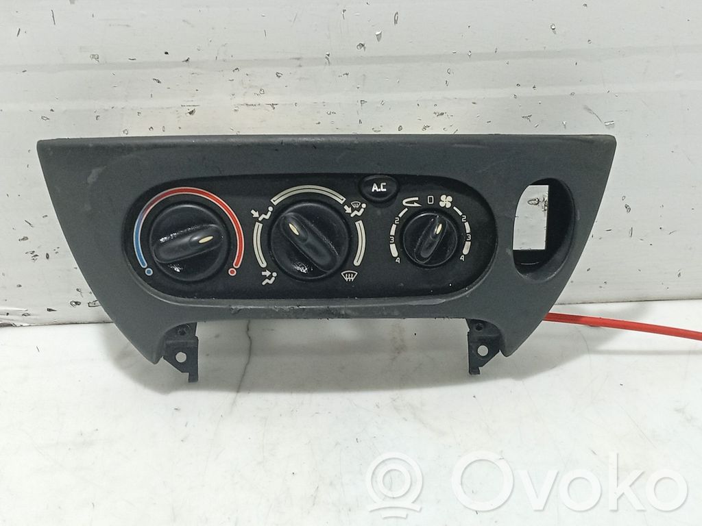 Renault Megane I Module unité de contrôle climatisation 