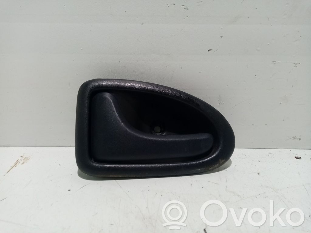 Klamka wewnętrzna drzwi tylnych   8200646950