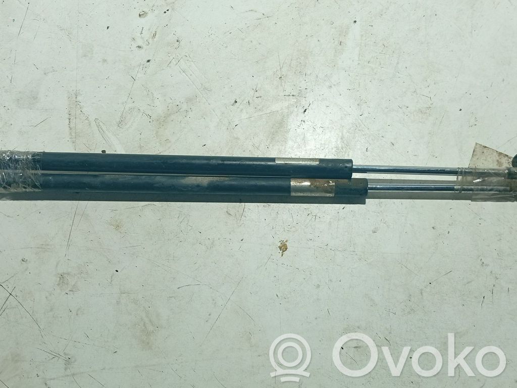 Honda CR-V Tailgate/trunk strut/damper 