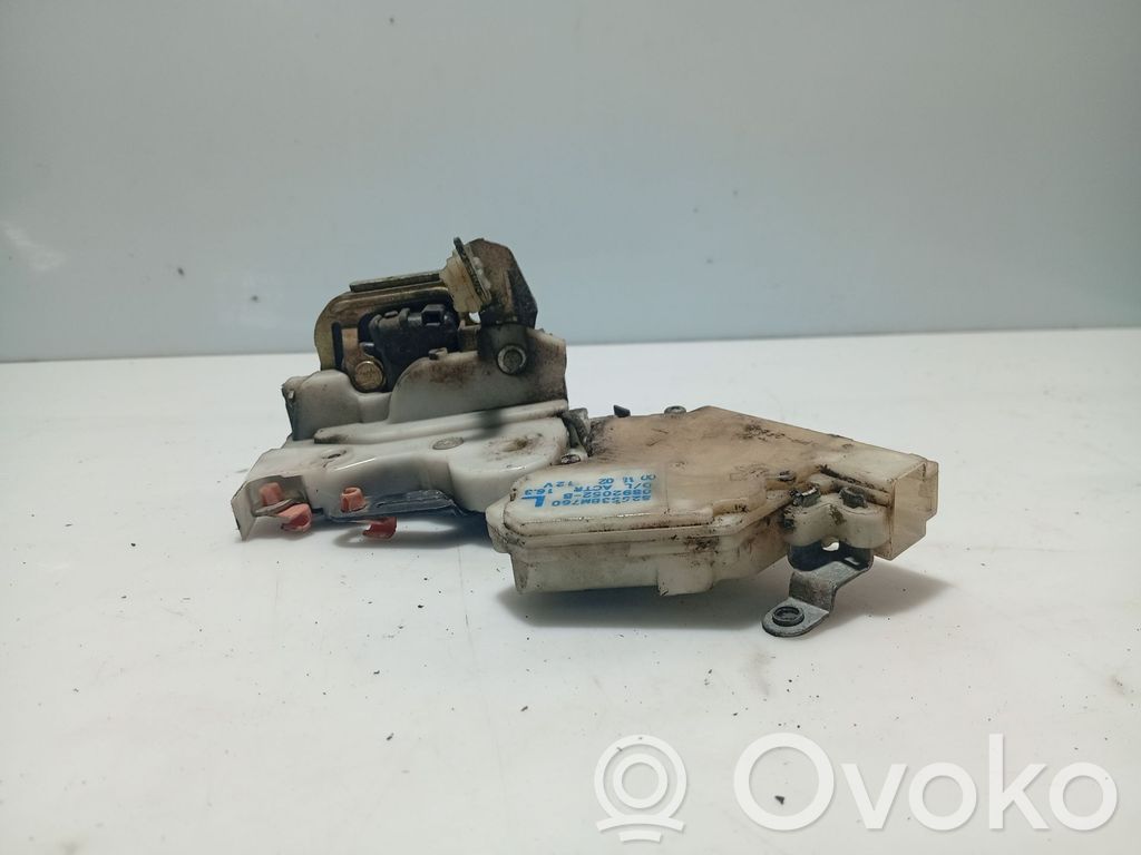 Nissan Almera N16 Serratura portiera posteriore