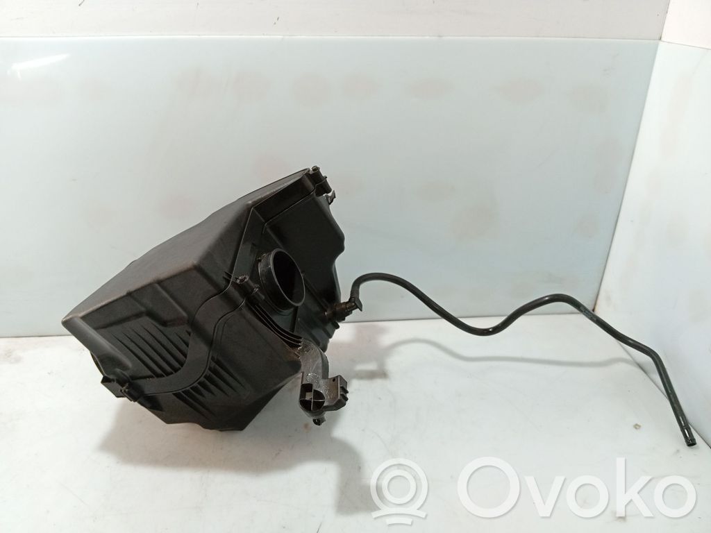 Ford Focus Air filter box 
