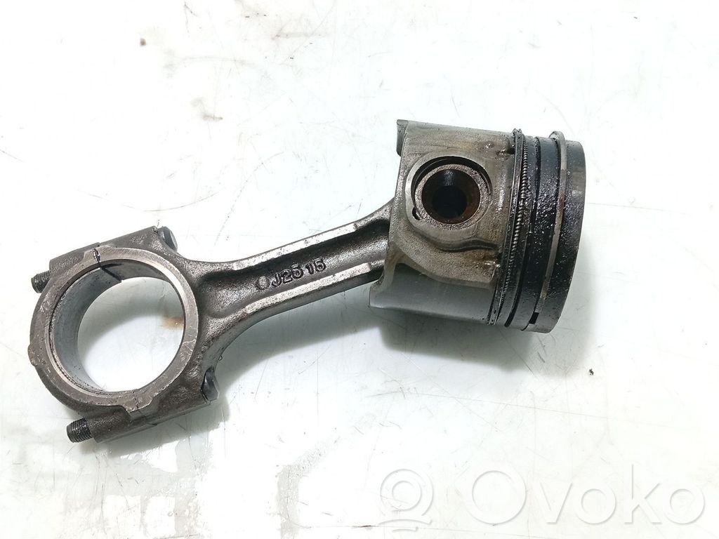 KIA Sorento Piston 