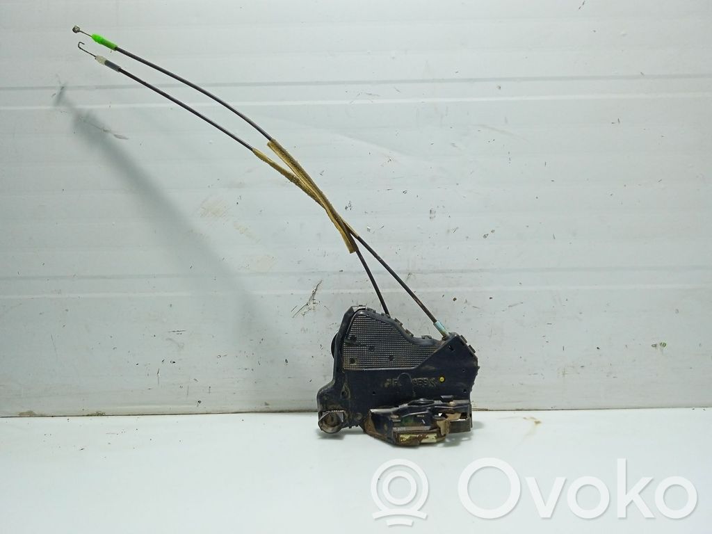 Toyota Corolla E110 Priekšpusē slēdzene 