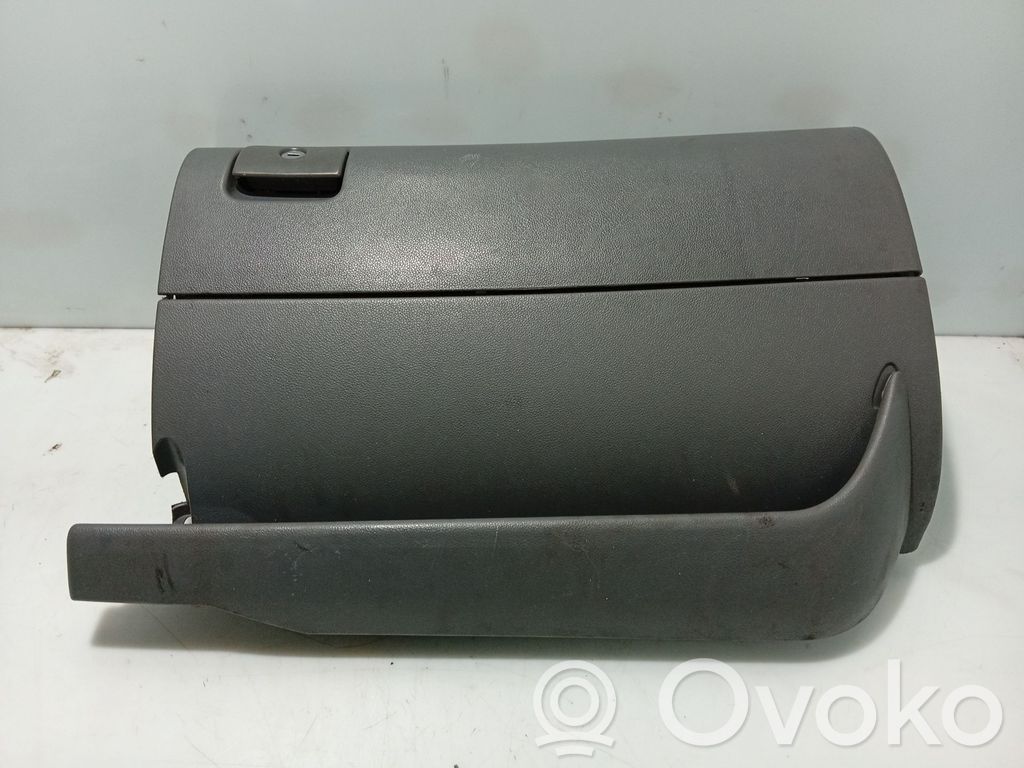 Seat Leon (1M) Schowek deski rozdzielczej 