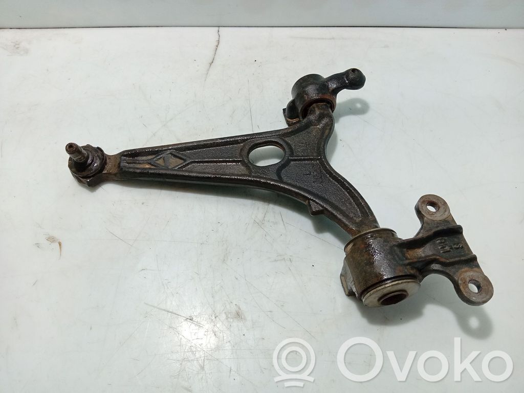 Peugeot 807 Рычаг 