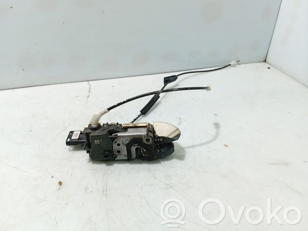 Priekšpusē slēdzene   9800618280,574388,7060W2208J4