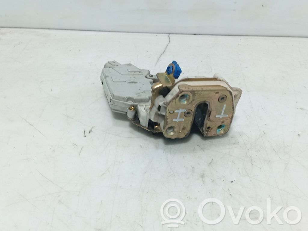 Zamek drzwi tylnych   82501AV60B