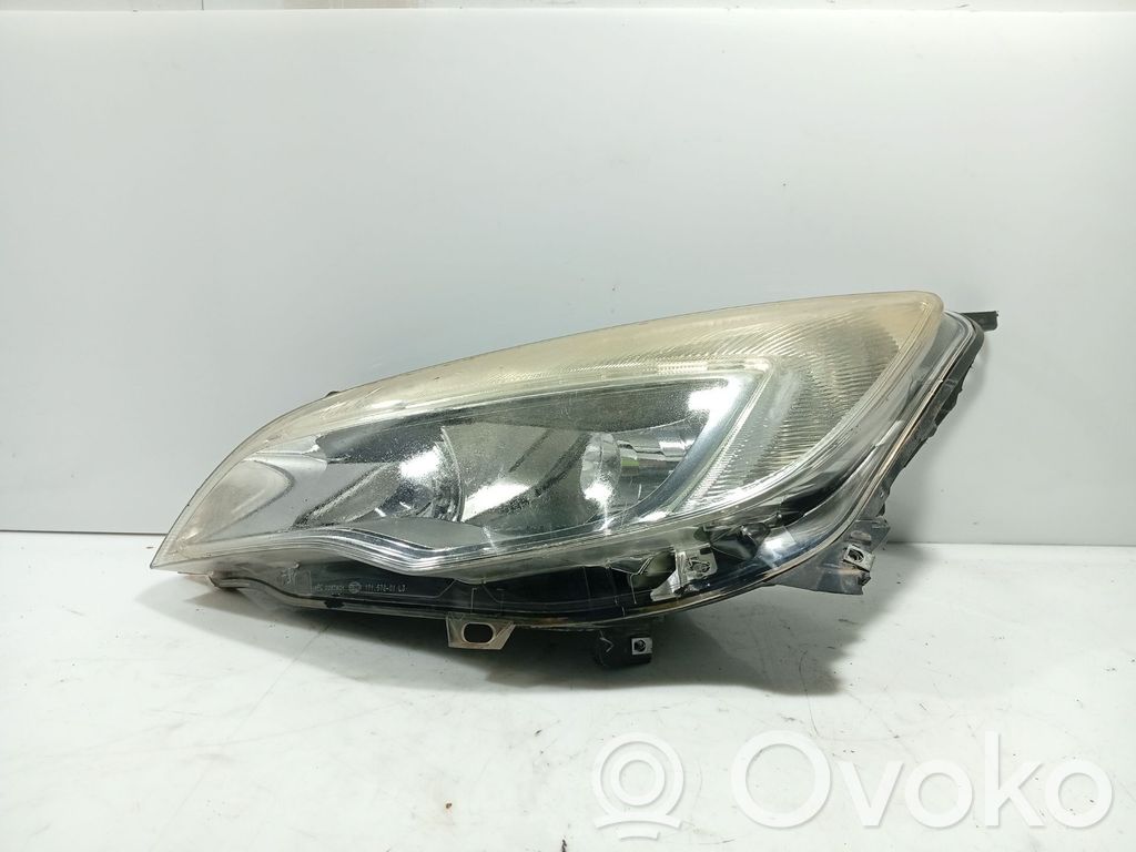 Opel Astra H Lampa przednia 