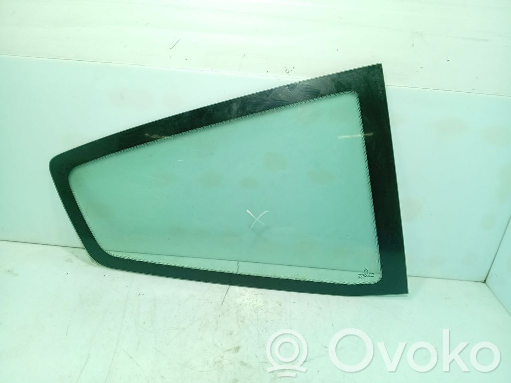 Citroen C2 Rear side window 