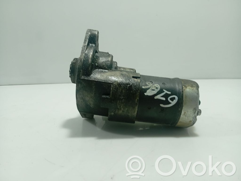 Opel Corsa B Starteris 