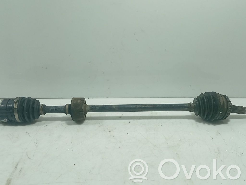 Toyota Yaris Półoś przednia 