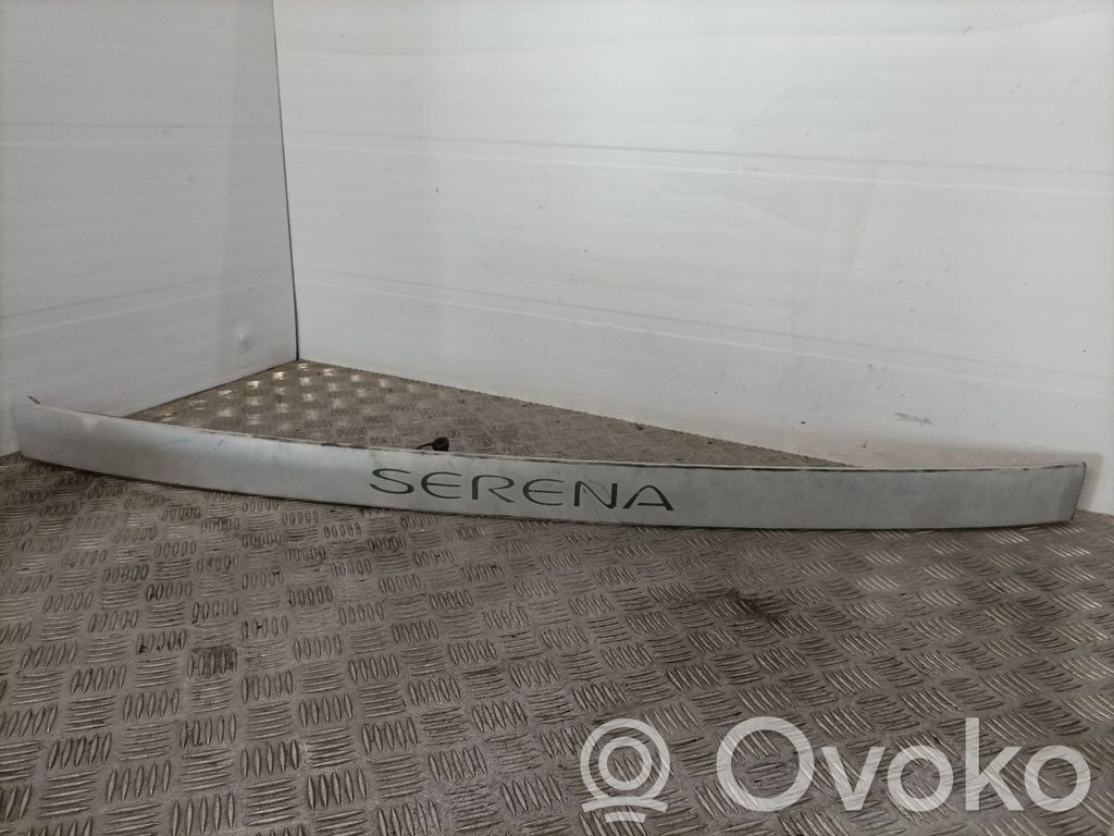 Nissan Serena Altra parte interiore 