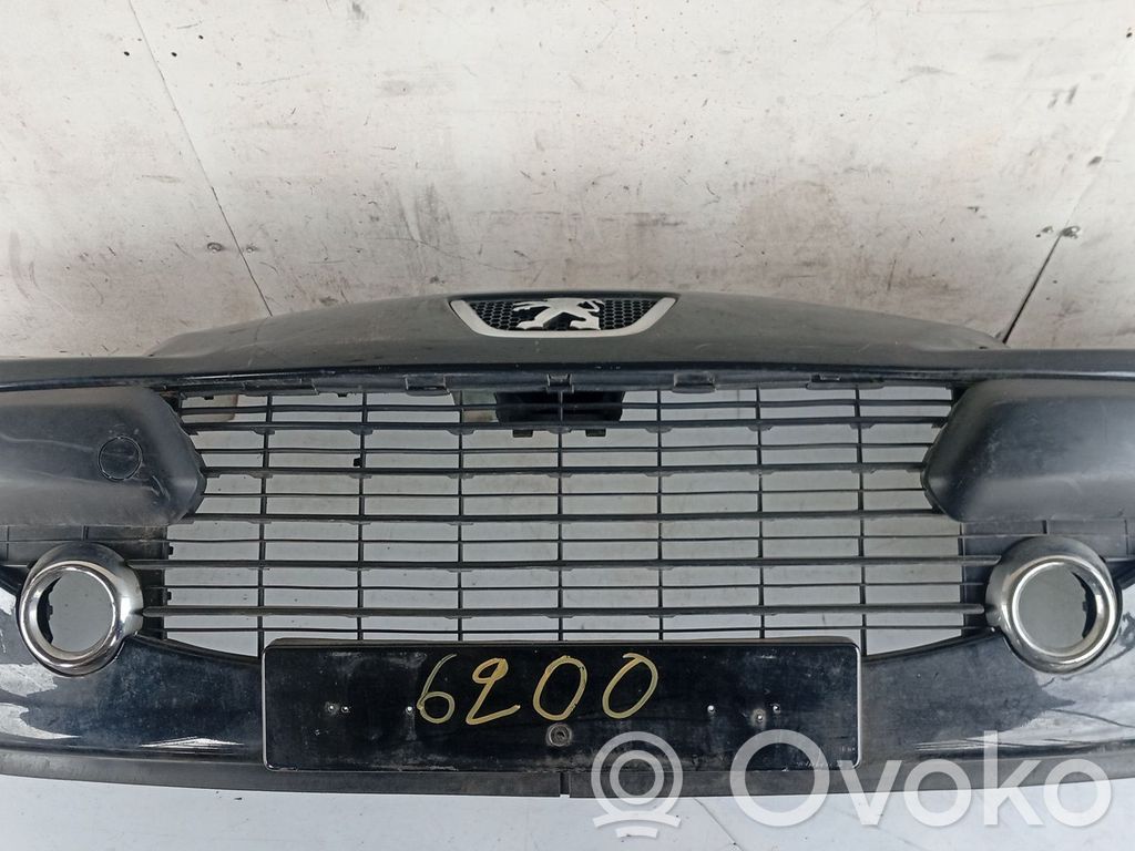 Peugeot 307 Parachoques delantero 