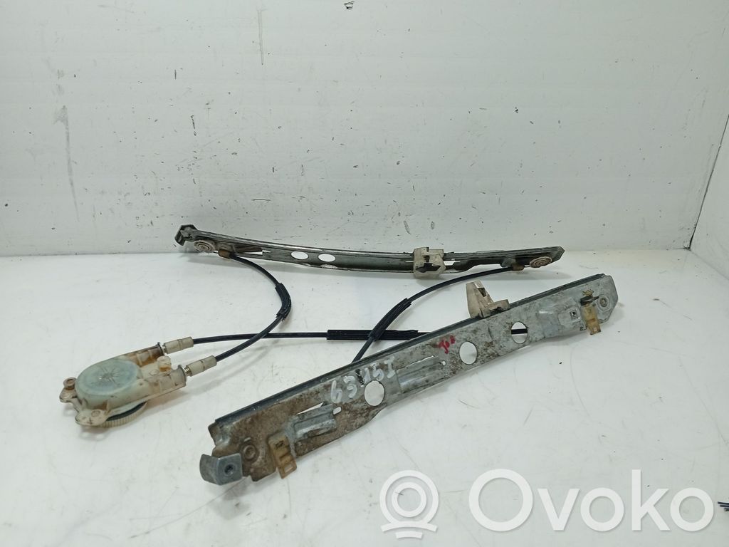 Renault Megane II Front door manual window regulator 