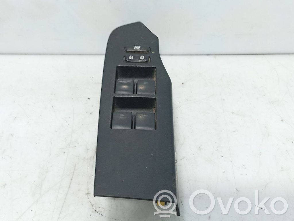 Toyota Auris E180 Electric window control switch 
