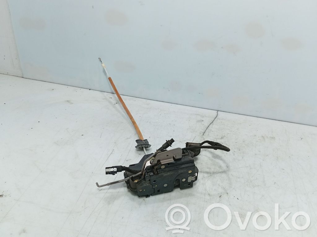 Audi A2 Priekšpusē slēdzene 