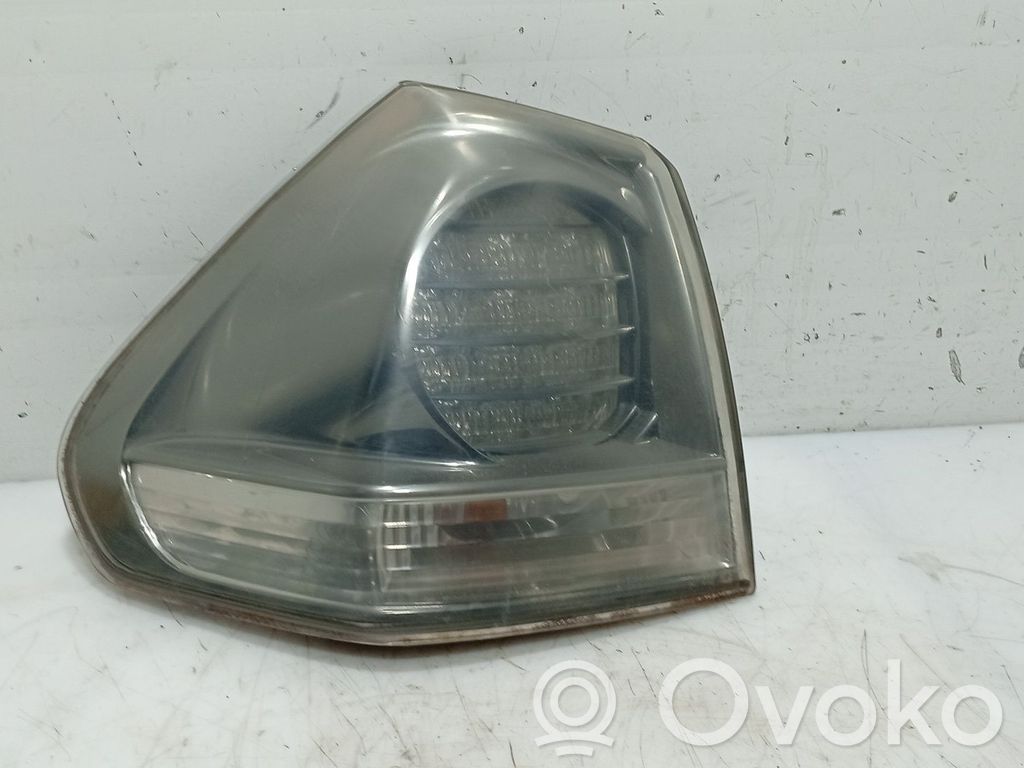 Lexus RX 450H Aizmugurējais lukturis virsbūvē 