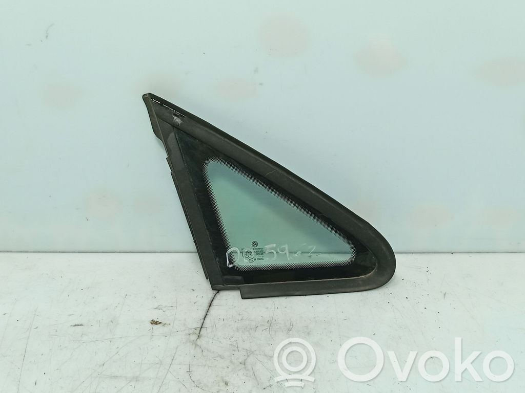 Volkswagen Golf SportWagen Front triangle window/glass 