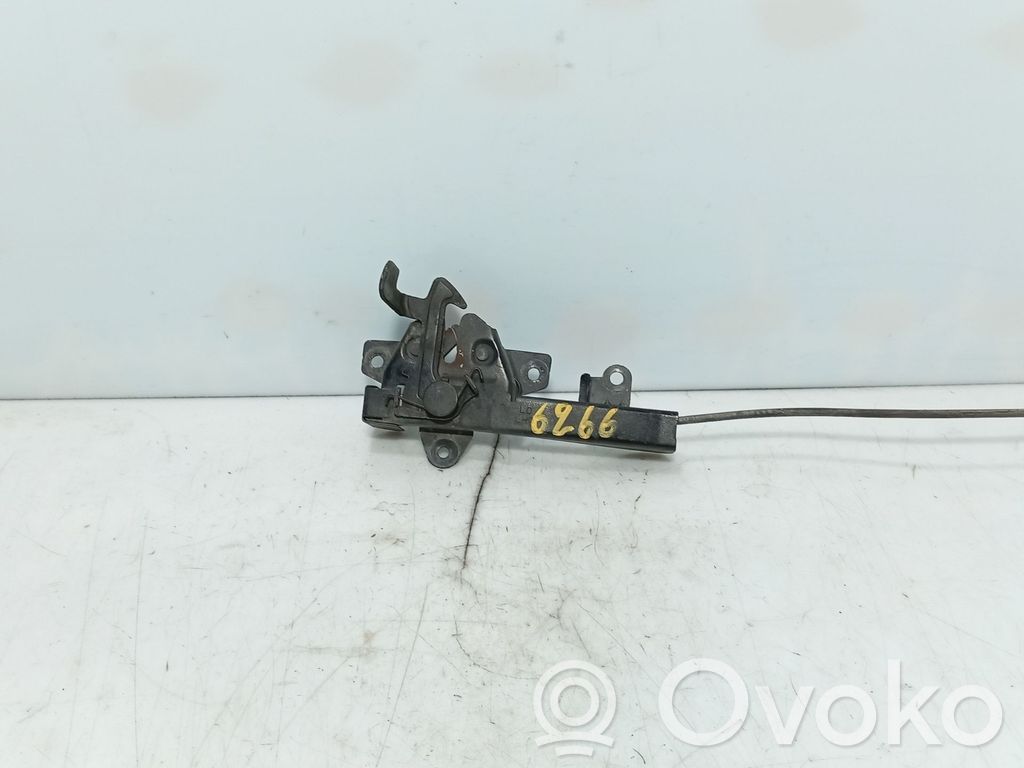KIA Cerato Tie down hook / loop 