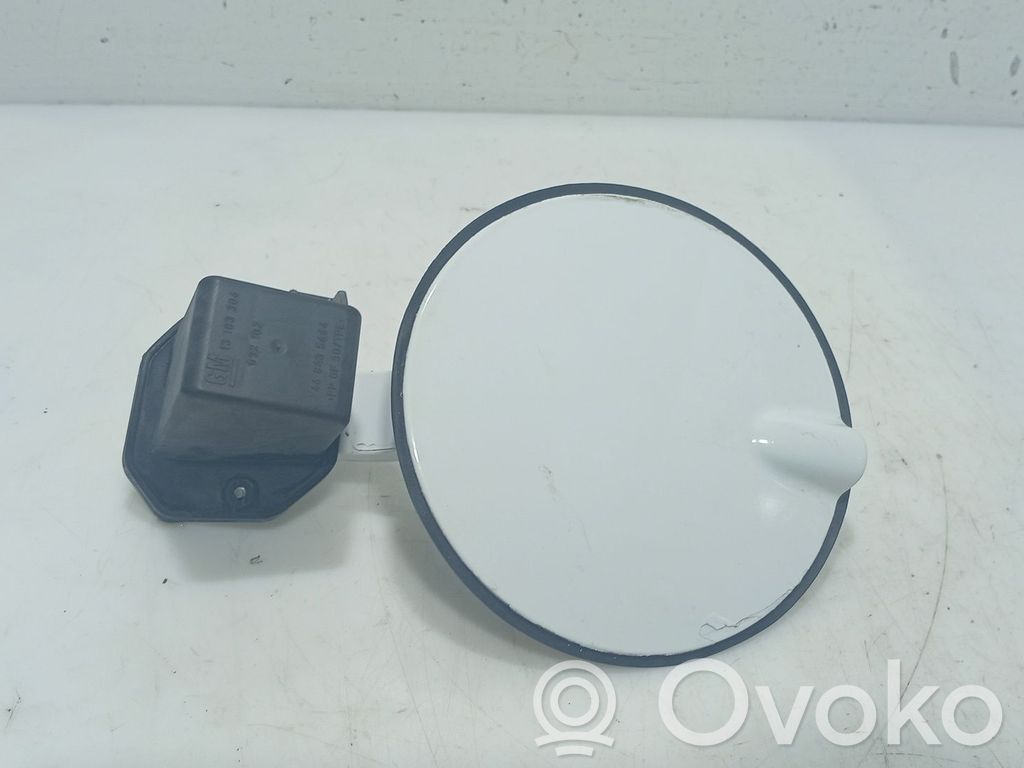 Opel Corsa D Korek wlewu paliwa 