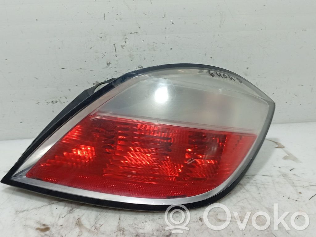 Lampa tylna   1222112,93178772