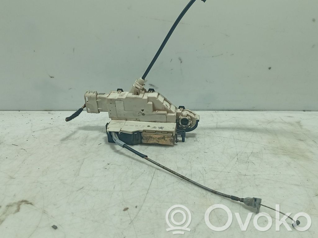 Citroen C4 I Picasso Front door lock 
