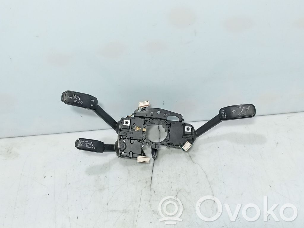 Seat Leon (5F) Interruptores/botones de la columna de dirección 