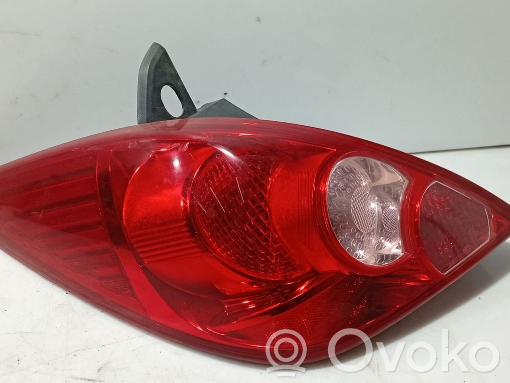 Nissan Tiida C11 Lampă spate în caroserie 