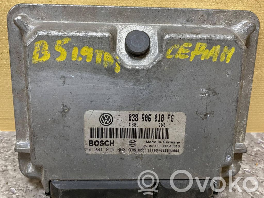 Volkswagen PASSAT B5 Engine control unit/module 