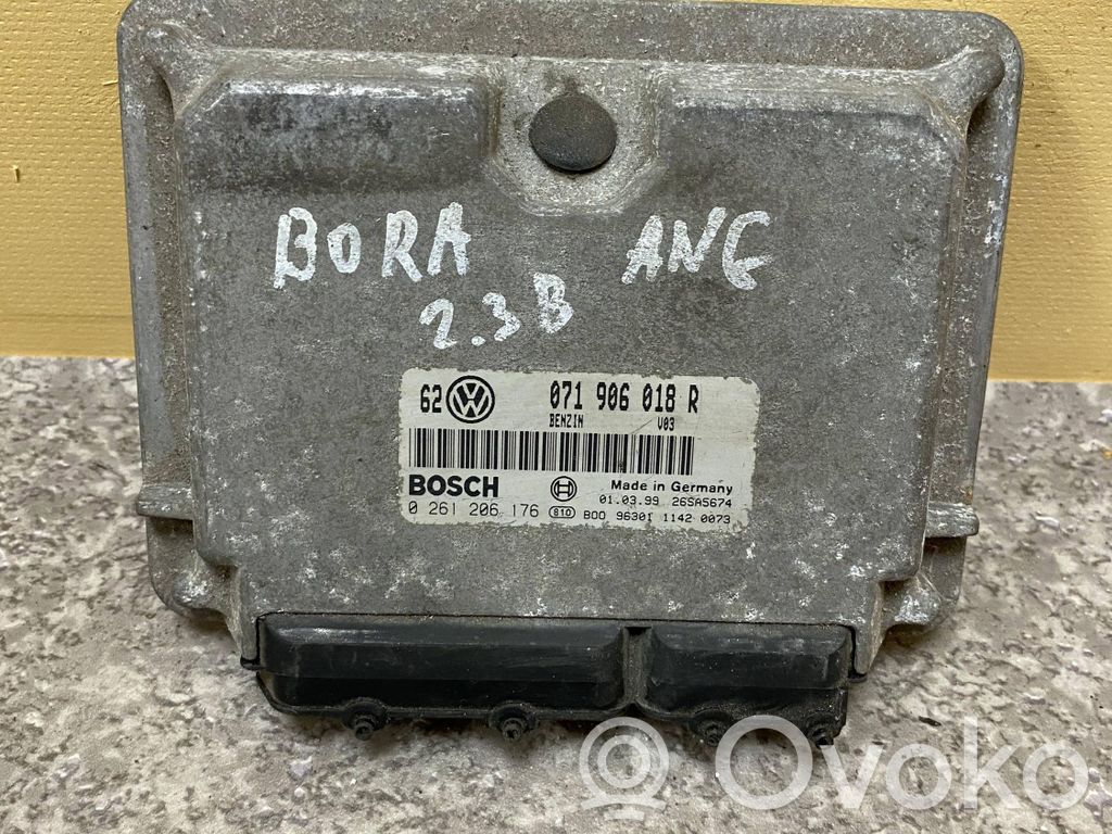 Volkswagen Bora Engine control unit/module 