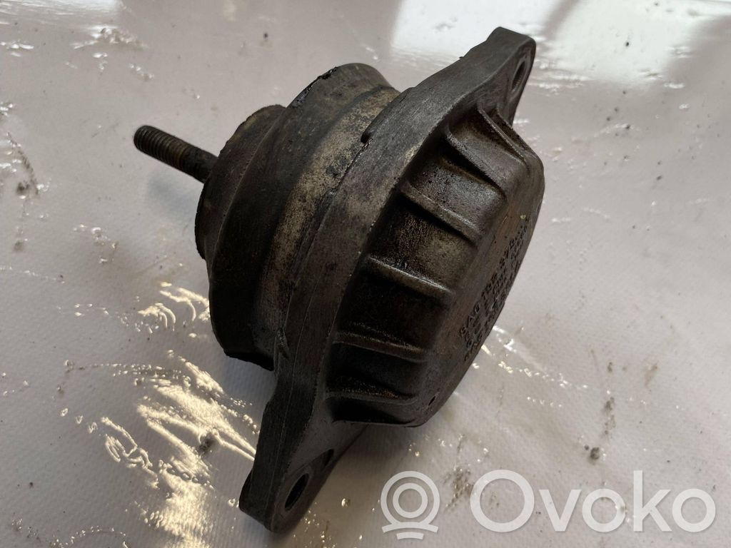 Audi 80 90 S2 B4 Engine mount bracket 
